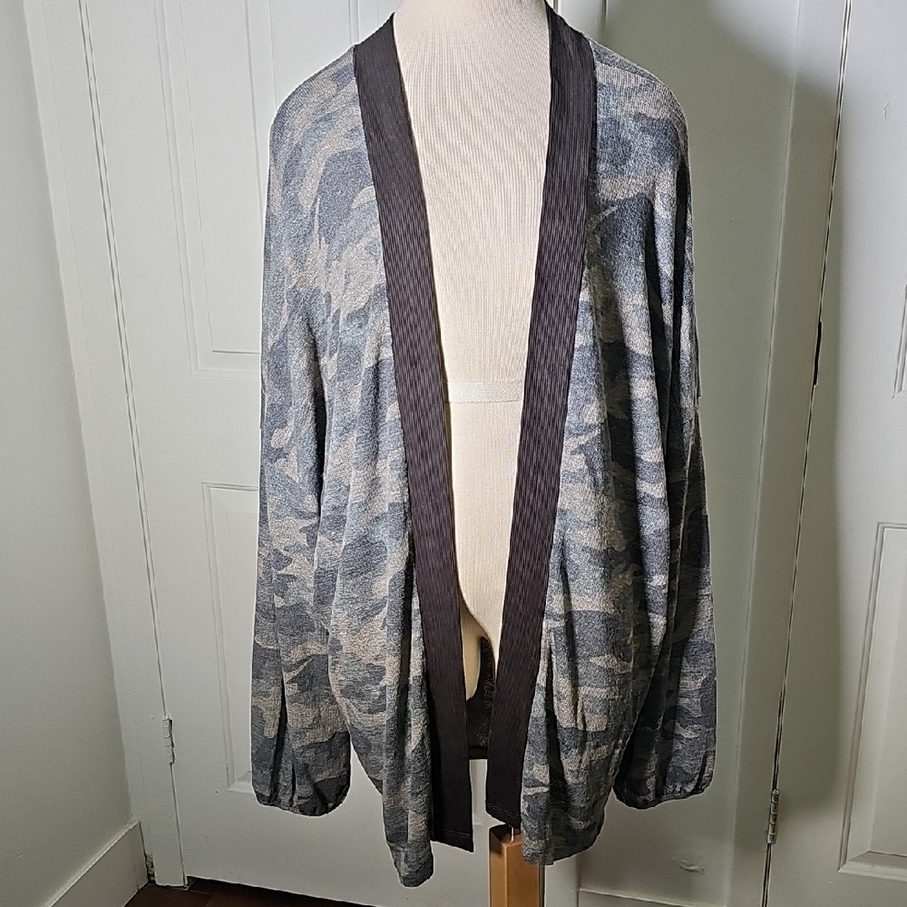 Oddy Open Long Cardigan. Gray‎ and Black Open Cardigan.Size 3X. Made In USA